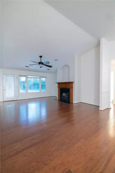Living - 620 Downs Loop, Clemson, SC 29631 photo 4 of 10