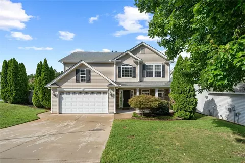 201 Silver Run Ln, Greenville, SC 29607