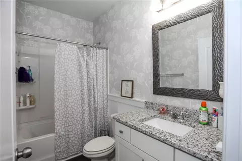 Bath - 268 Shale Dr, Easley, SC 29642 photo 5 of 5