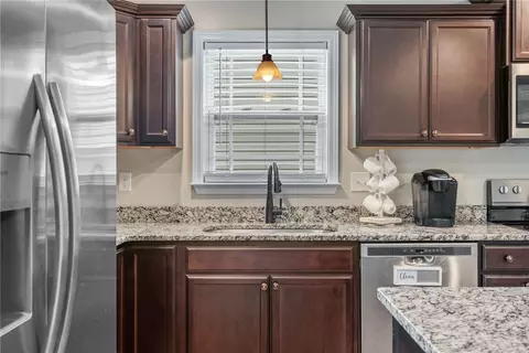 Kitchen - 669 Spartan Commodor Ln, Inman, SC 29349 photo 2 of 2