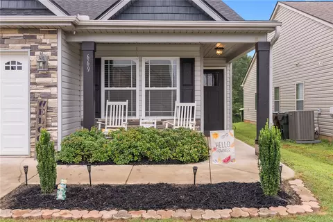 Exterior - 669 Spartan Commodor Ln, Inman, SC 29349 photo 3 of 6