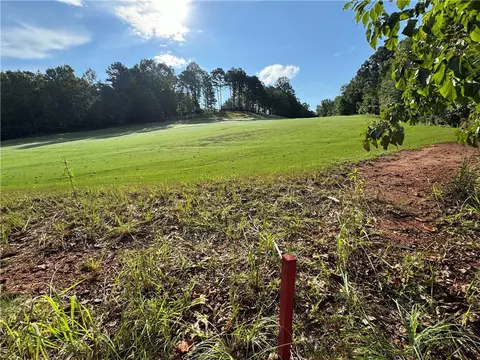 913 S 915 S Hogan Dr, Westminster, SC 29693