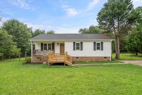 203 Gaston Cir, Westminster, SC 29693