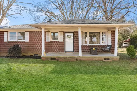 202 Mahaffey Rd, Williamston, SC 29697