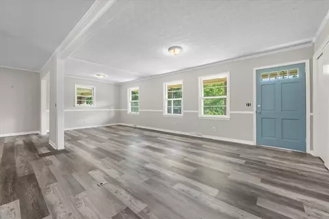 Living - 374 Mountain View Dr, Central, SC 29630 photo 3 of 5