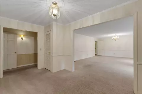 Living - 705 E Mauldin St, Anderson, SC 29621 photo 1 of 8