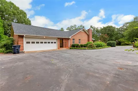 Exterior - 705 E Mauldin St, Anderson, SC 29621 photo 5 of 6