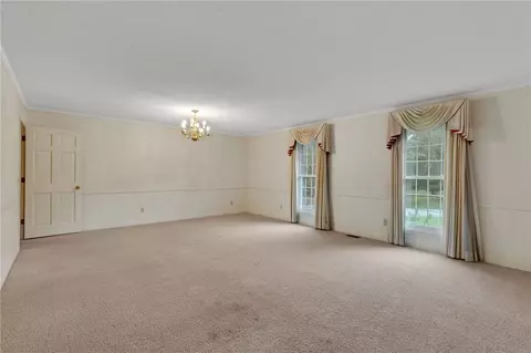 Living - 705 E Mauldin St, Anderson, SC 29621 photo 2 of 8