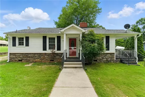105 Kirby St, Greer, SC 29651