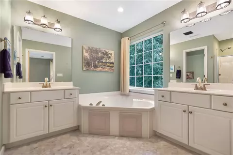 Bath - 180 Grand Oak Cir, Pendleton, SC 29670 photo 2 of 5