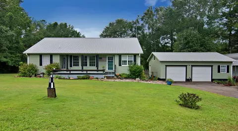 990 Dogwood Ln, Townville, SC 29689
