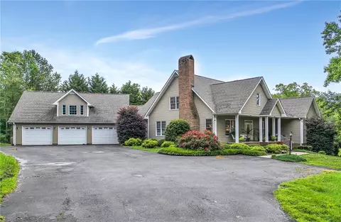 1527 S Blackstock Rd, Landrum, SC 29356