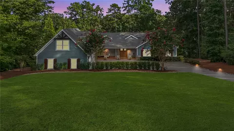 118 Pointe Harbor Dr, Seneca, SC 29672