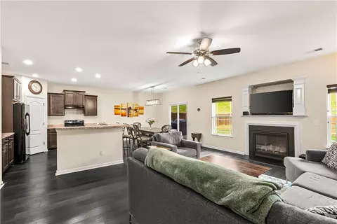 144 Caledonia Dr, Easley, SC 29642 photo 8