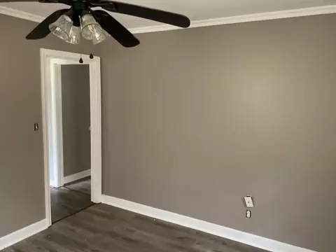 Living - 204 Cedar Cir, Easley, SC 29642 photo 2 of 3