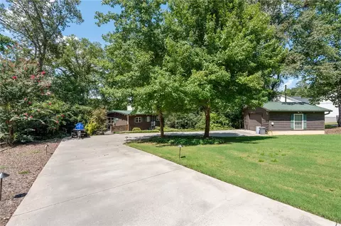 214 E Clearwater Shores Rd, Fair Play, SC 29643