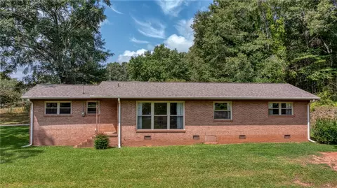 100 Henry Ave, Seneca, SC 29678