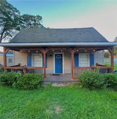 18 Adger St, Pelzer, SC 29669