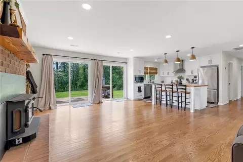 Living - 1806 Danenhower Rd, Pendleton, SC 29670 photo 3 of 3