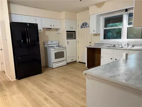 141 Utz Ln, Starr, SC 29684 photo 5