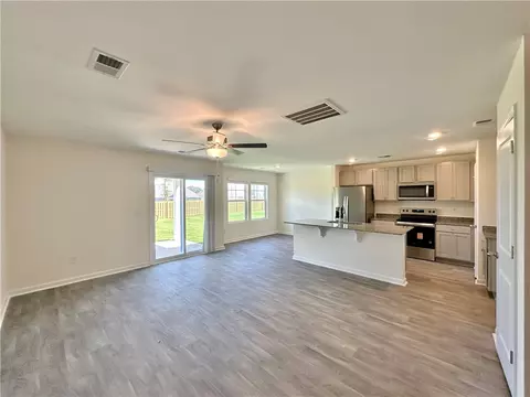 Living - 606 Seaborn Cir, Pendleton, SC 29670 photo 2 of 2