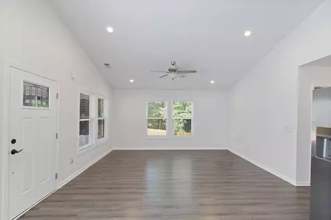 Living - 118 Branch St, Walhalla, SC 29691 photo 3 of 4