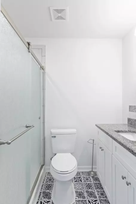 Bath - 118 Branch St, Walhalla, SC 29691 photo 2 of 2
