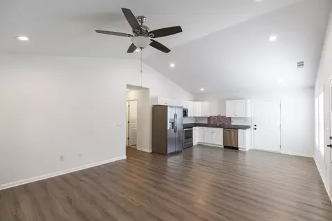 Living - 118 Branch St, Walhalla, SC 29691 photo 1 of 4