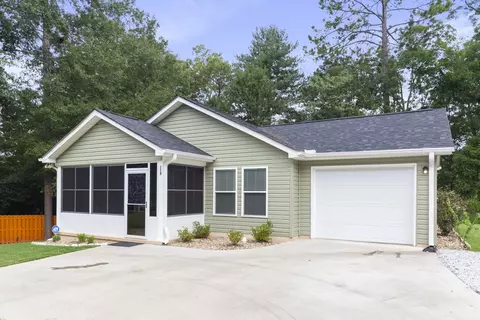 118 Branch St, Walhalla, SC 29691