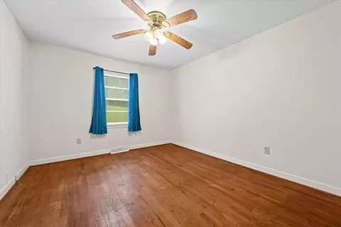 Bedroom - 363 Mountain View Dr, Central, SC 29630 photo 4 of 6