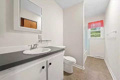 Bath - 363 Mountain View Dr, Central, SC 29630 photo 1 of 3