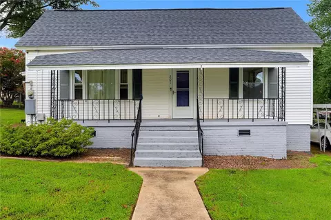 201 S 7th St, Easley, SC 29640
