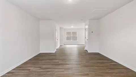 Living - 516 Whitewater Rdg, Seneca, SC 29678 photo 2 of 5