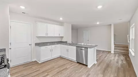 Kitchen - 516 Whitewater Rdg, Seneca, SC 29678 photo 4 of 5
