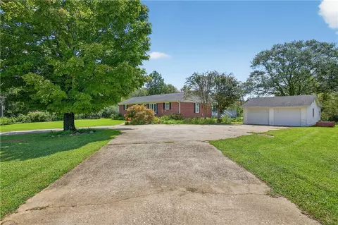 Exterior - 312 Rogers Rd, Pendleton, SC 29670 photo 4 of 15