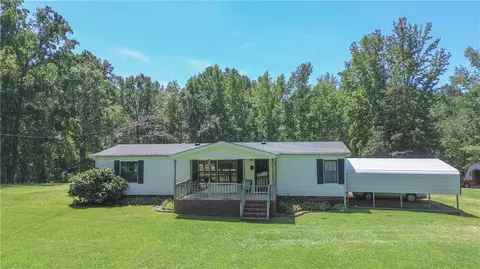 530 Farmer St, Starr, SC 29684