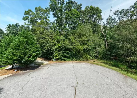 218 High Meadows Dr, Westminster, SC 29693