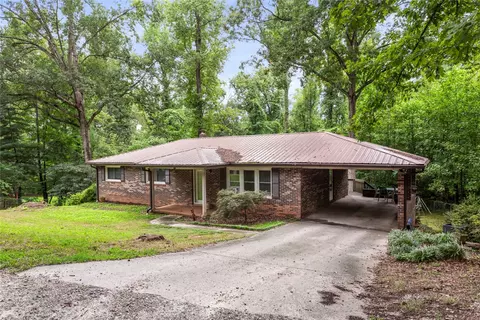 510 Sherwood Dr, Seneca, SC 29678