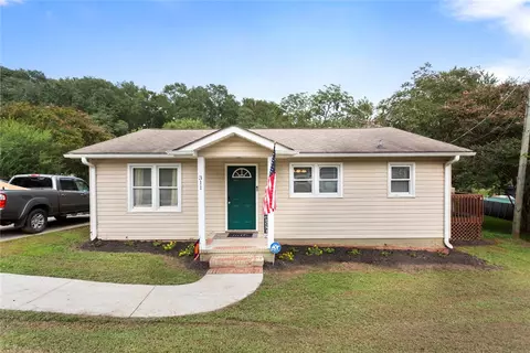 311 S Peachtree St, Liberty, SC 29657