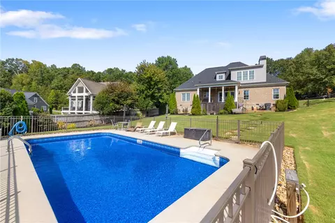 Exterior - 117 Stanridge Ct, Easley, SC 29640 photo 10 of 14