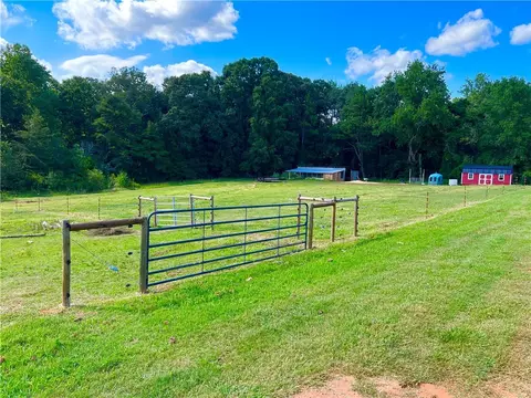 400 Zion School Rd, Easley, SC 29642