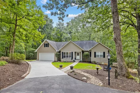 120 Warpaint Ln, Westminster, SC 29693