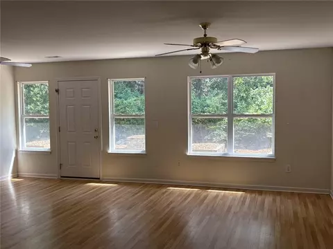 Living - 159 Grand Oak Cir, Pendleton, SC 29670 photo 2 of 5