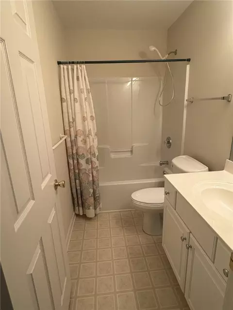Bath - 159 Grand Oak Cir, Pendleton, SC 29670 photo 3 of 3