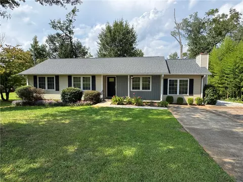 205 Daniel Ave, Seneca, SC 29678