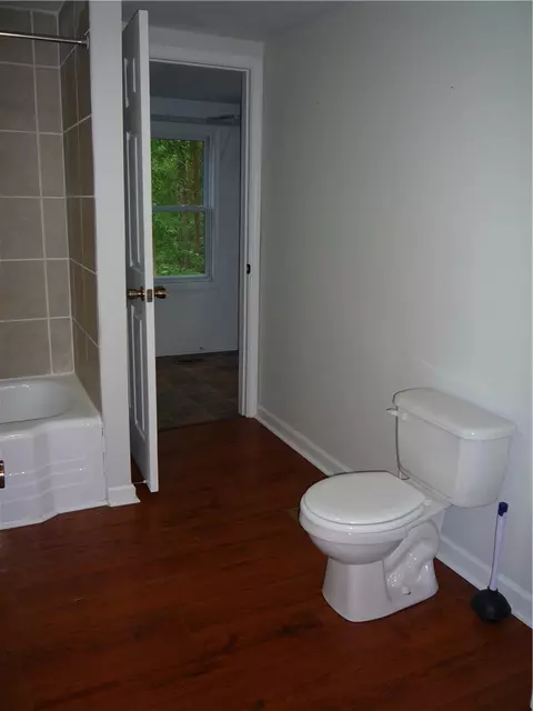 Bath - 607 Renea Dr, Walhalla, SC 29691 photo 3 of 4