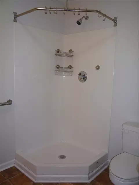 Bath - 607 Renea Dr, Walhalla, SC 29691 photo 1 of 4