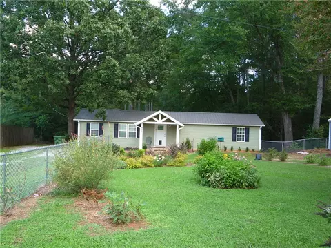 607 Renea Dr, Walhalla, SC 29691