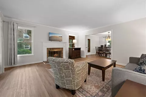 Living - 222 Camelot Rd, Clemson, SC 29631 photo 2 of 4