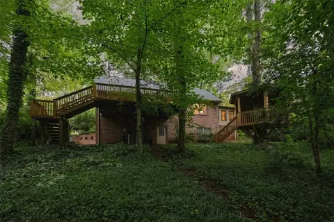 Exterior - 222 Camelot Rd, Clemson, SC 29631 photo 9 of 11